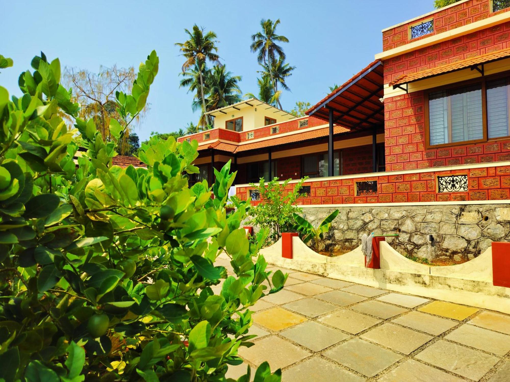 The Ixora - A Boutique Homestay Varkala Bagian luar foto