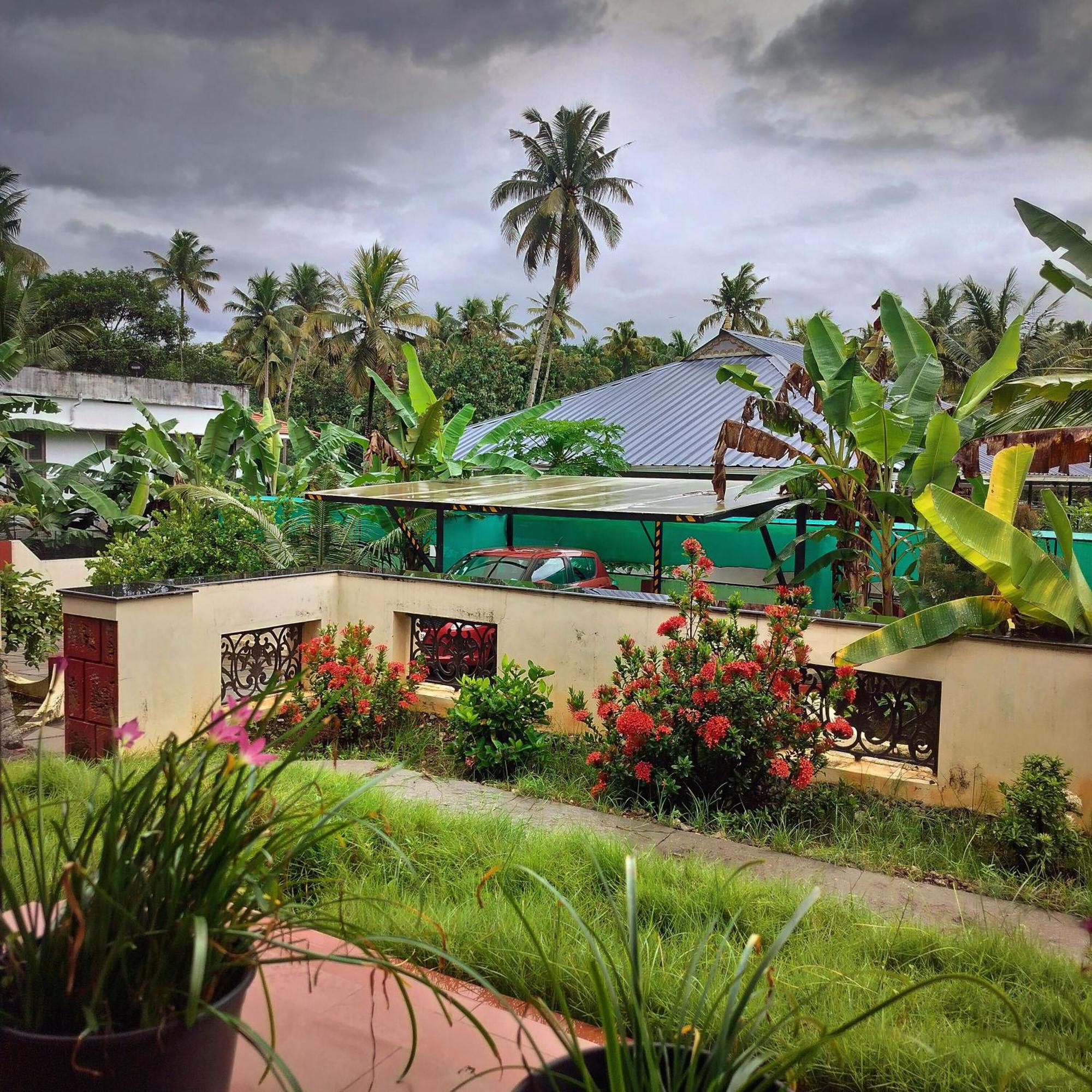 The Ixora - A Boutique Homestay Varkala Bagian luar foto
